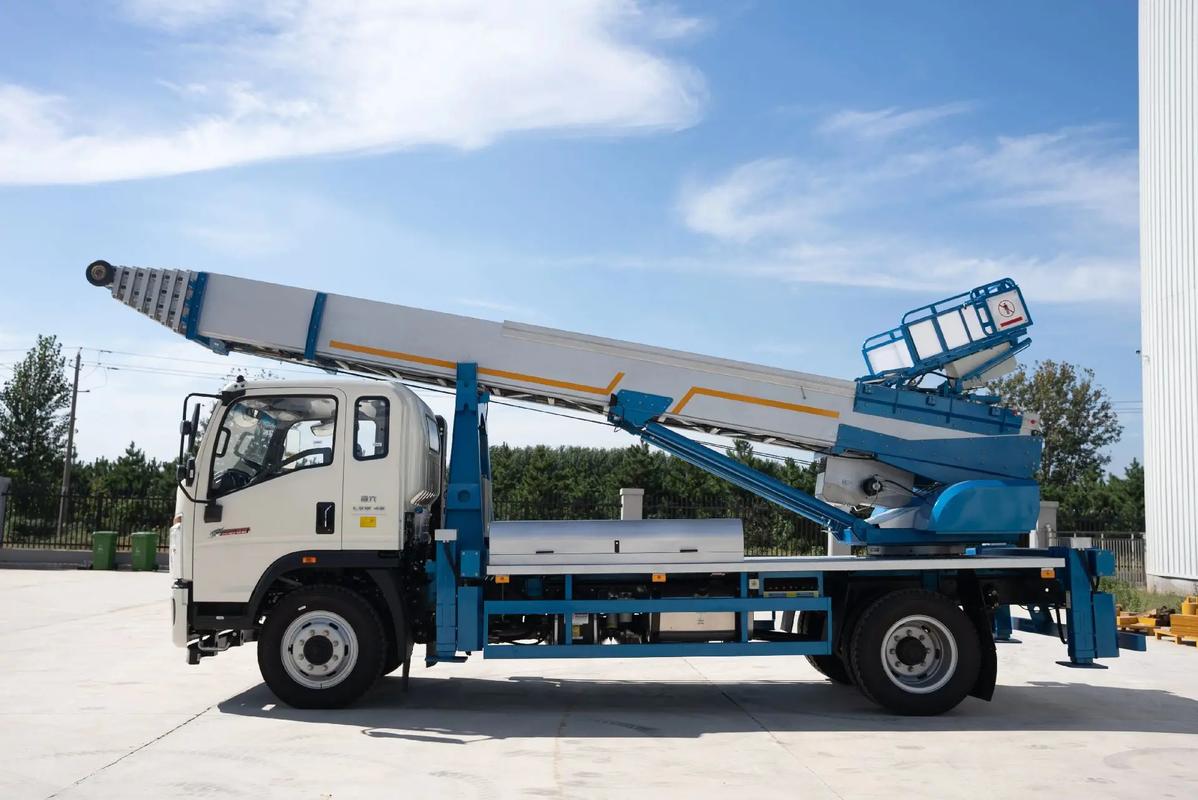 丹巴云梯上料车租赁费用